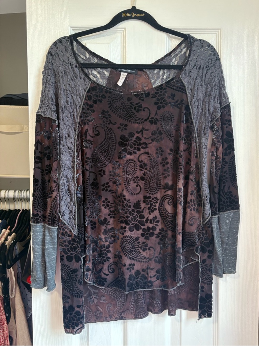 ⭐️Velvet Paisley Women's Long Sleeve Top⭐️